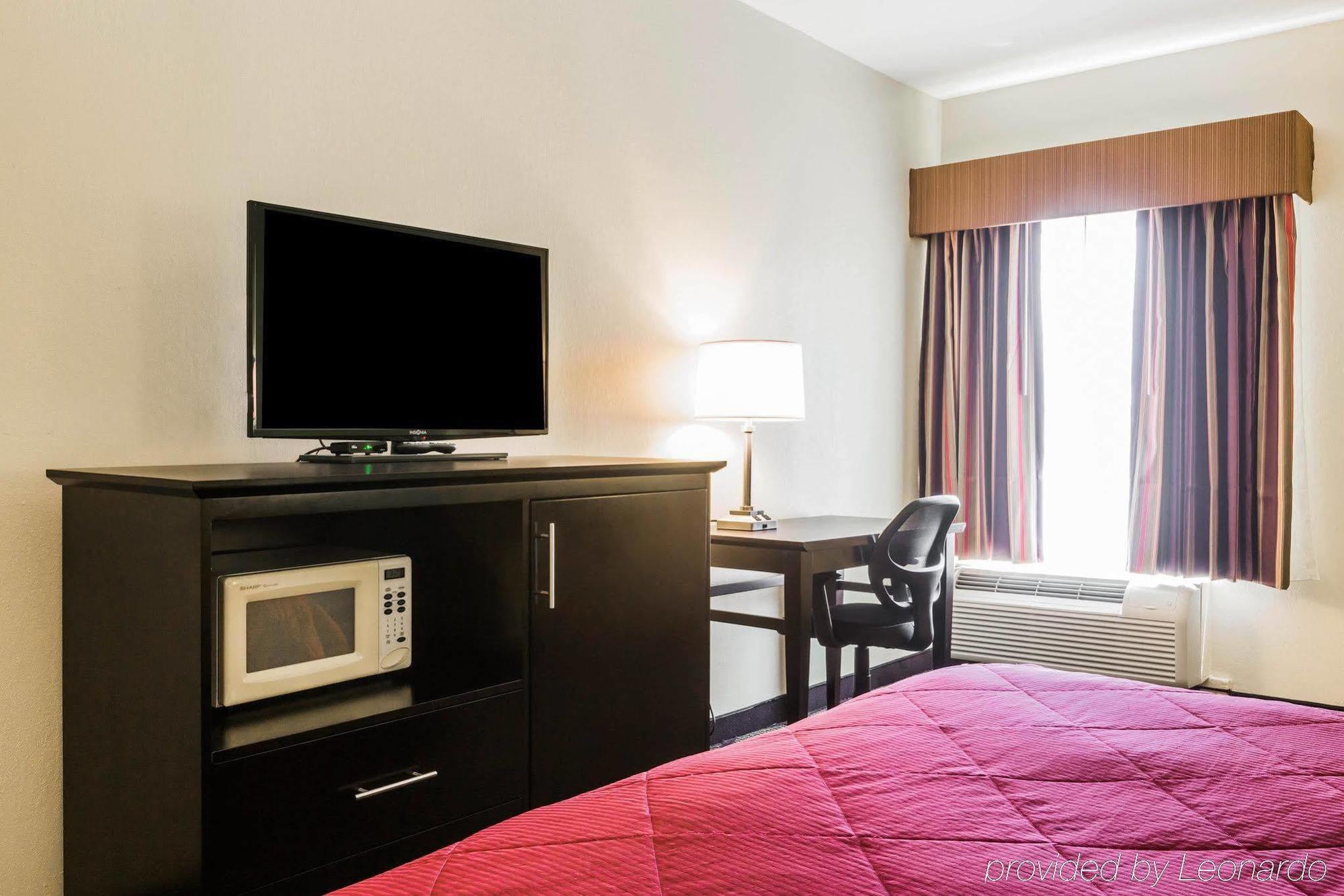 Quality Inn & Suites North Montgomery Eksteriør billede