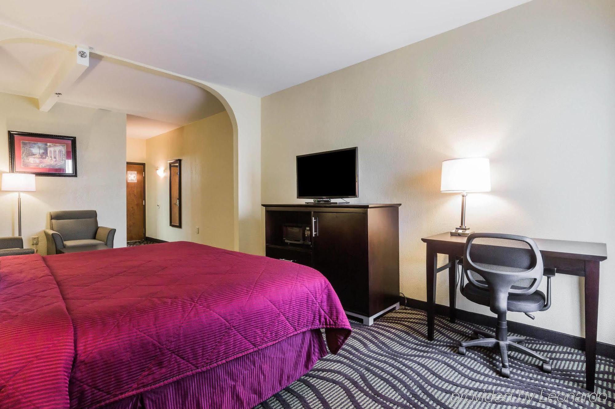 Quality Inn & Suites North Montgomery Eksteriør billede