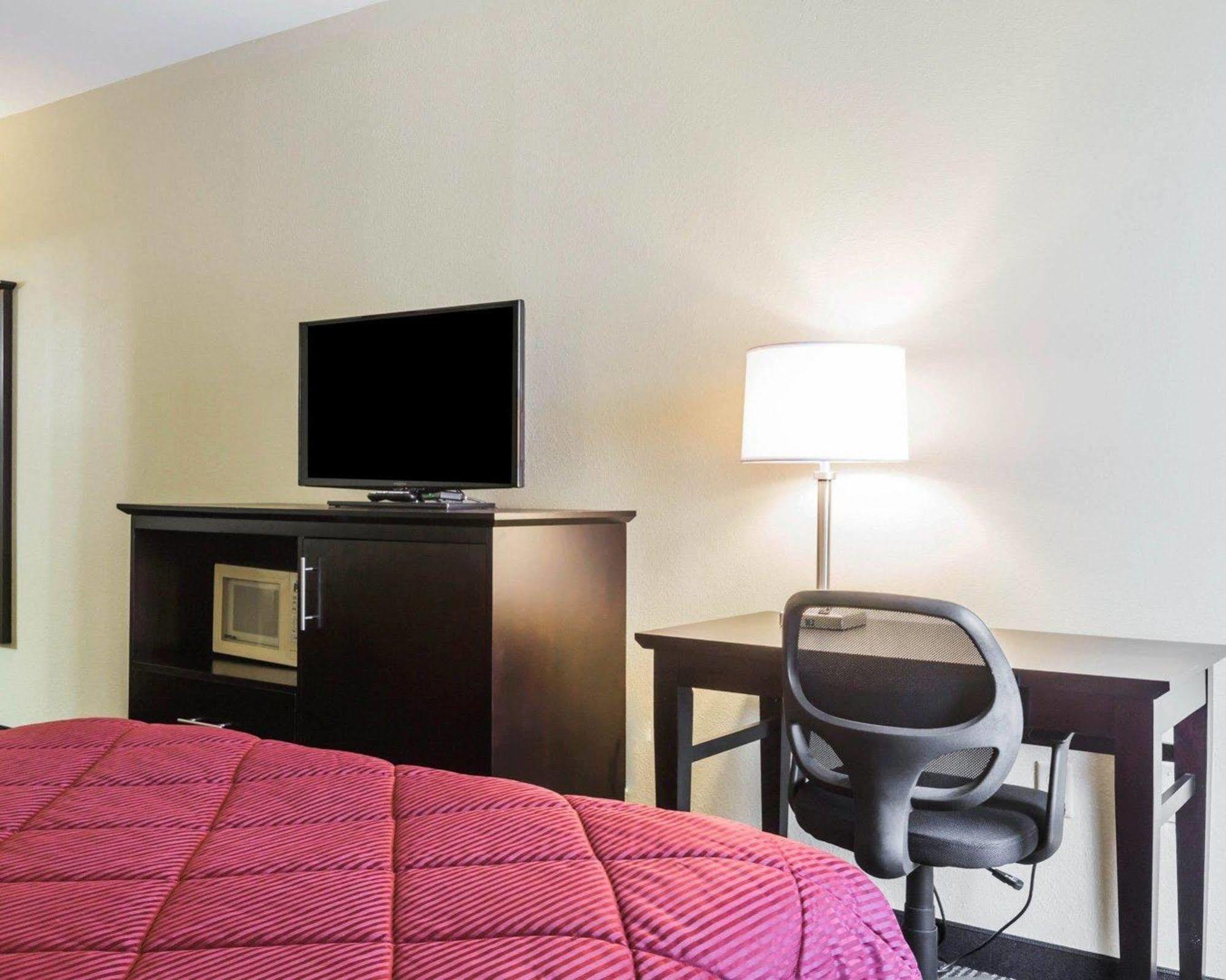 Quality Inn & Suites North Montgomery Eksteriør billede