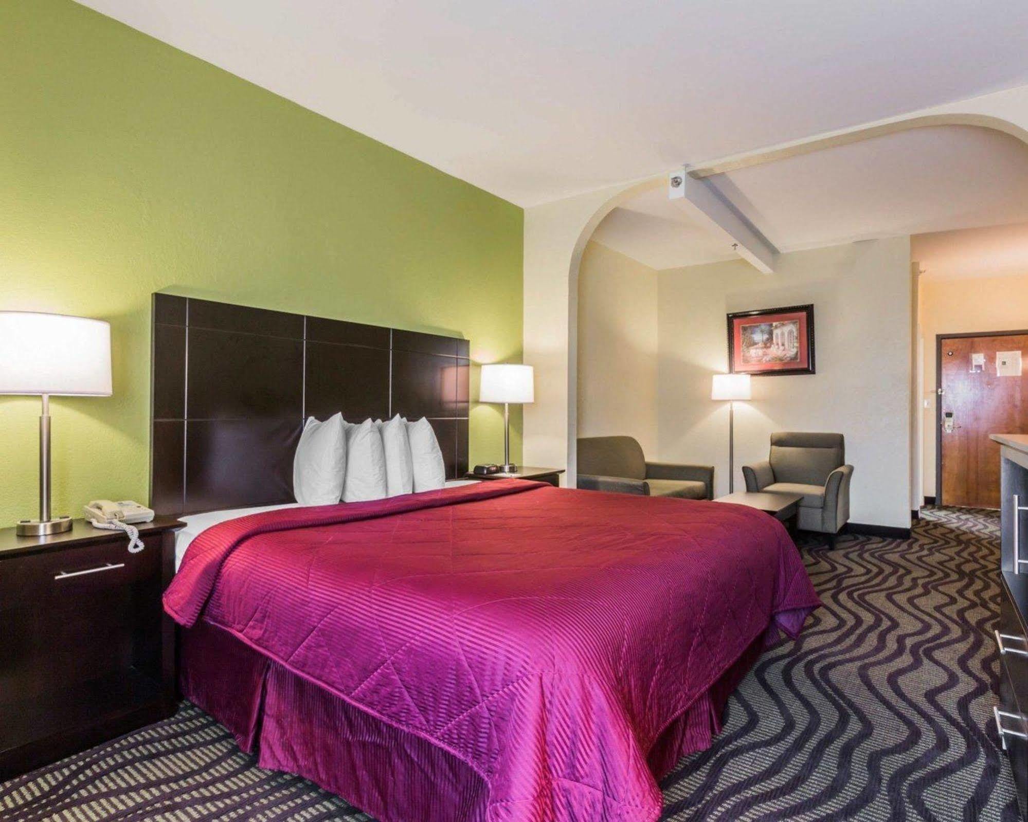 Quality Inn & Suites North Montgomery Eksteriør billede