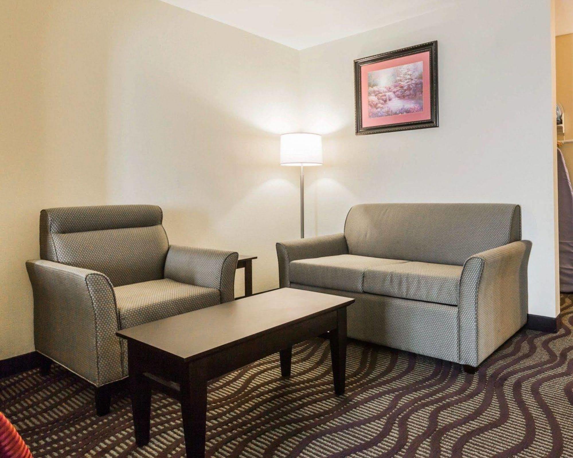 Quality Inn & Suites North Montgomery Eksteriør billede