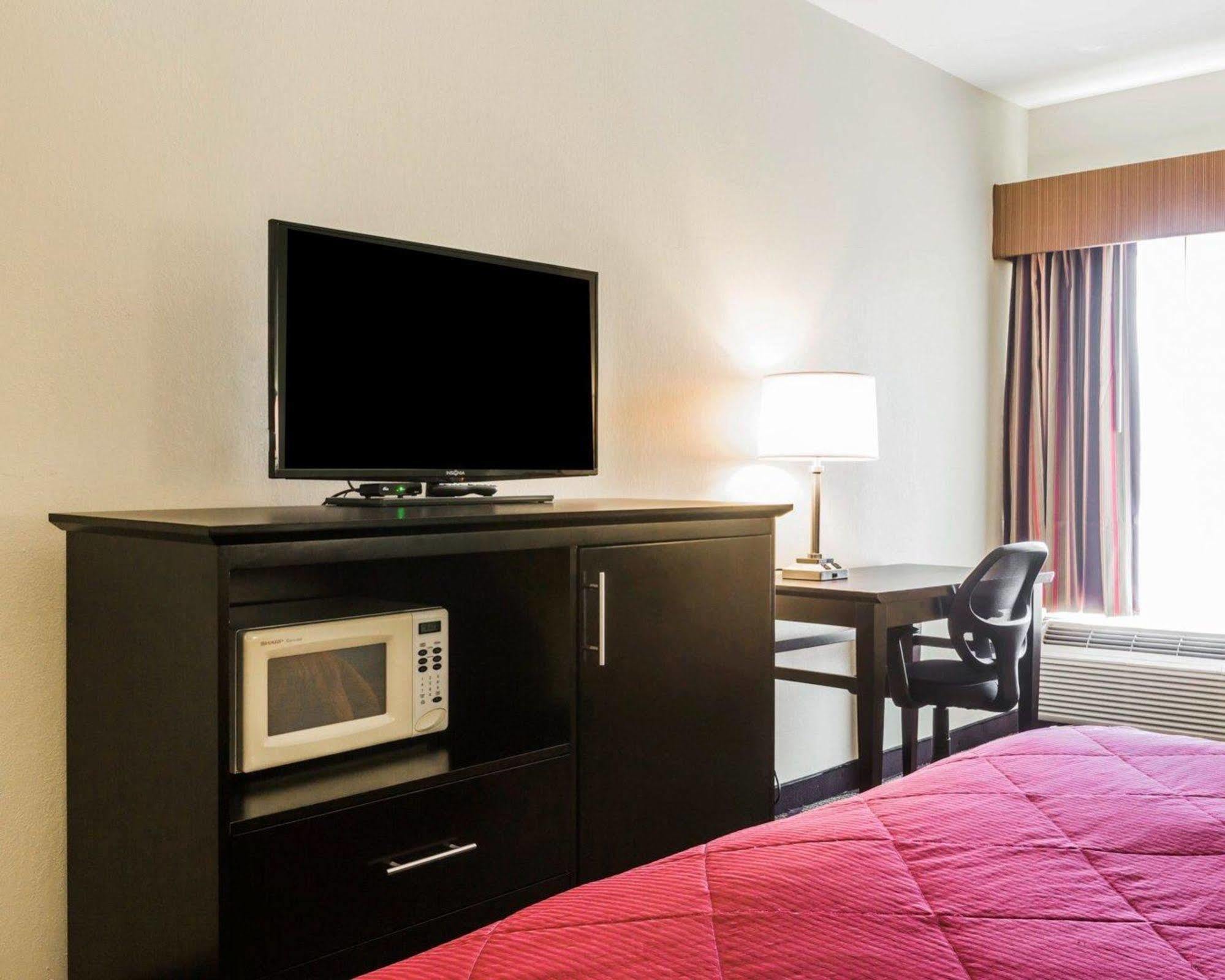 Quality Inn & Suites North Montgomery Eksteriør billede