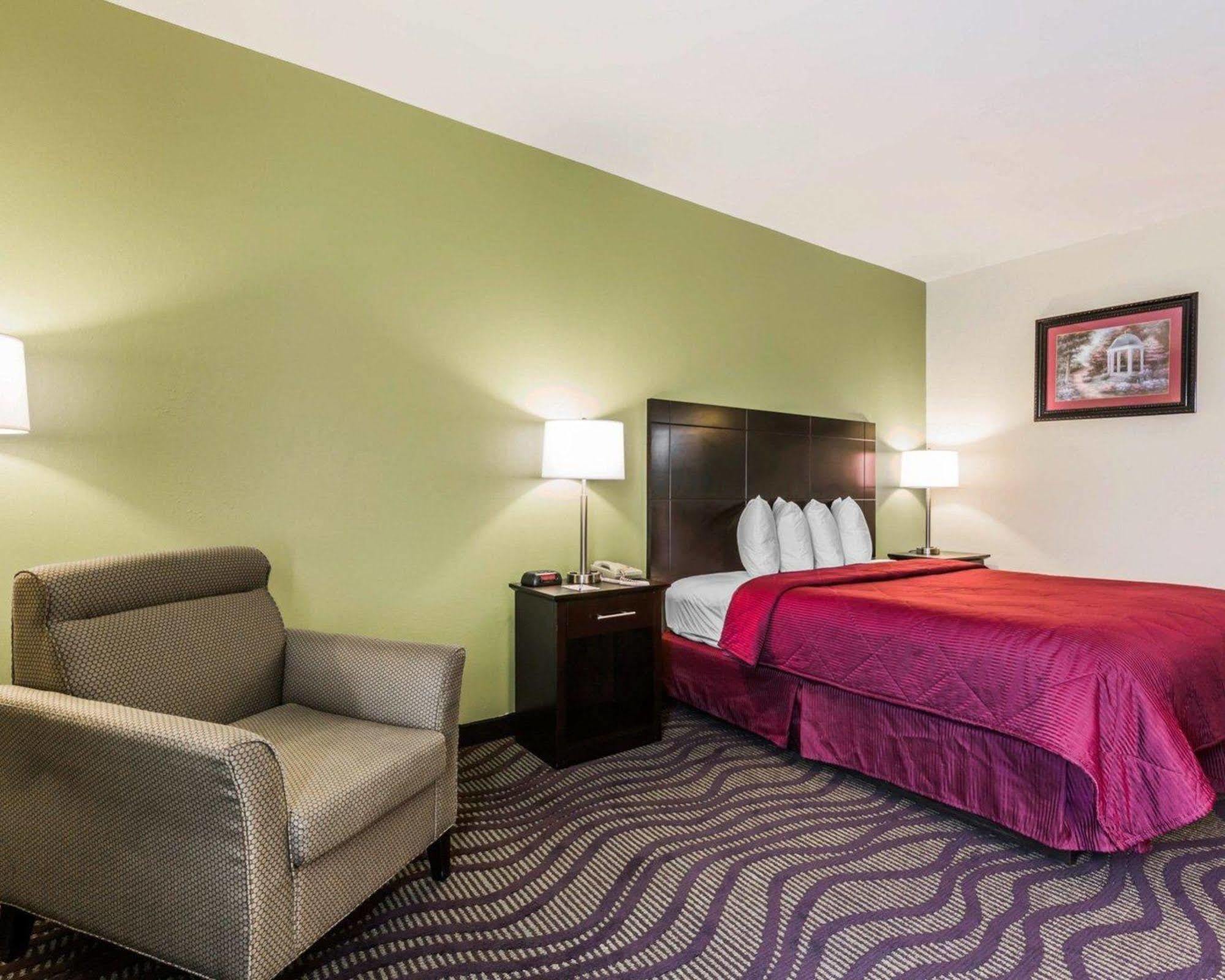 Quality Inn & Suites North Montgomery Eksteriør billede