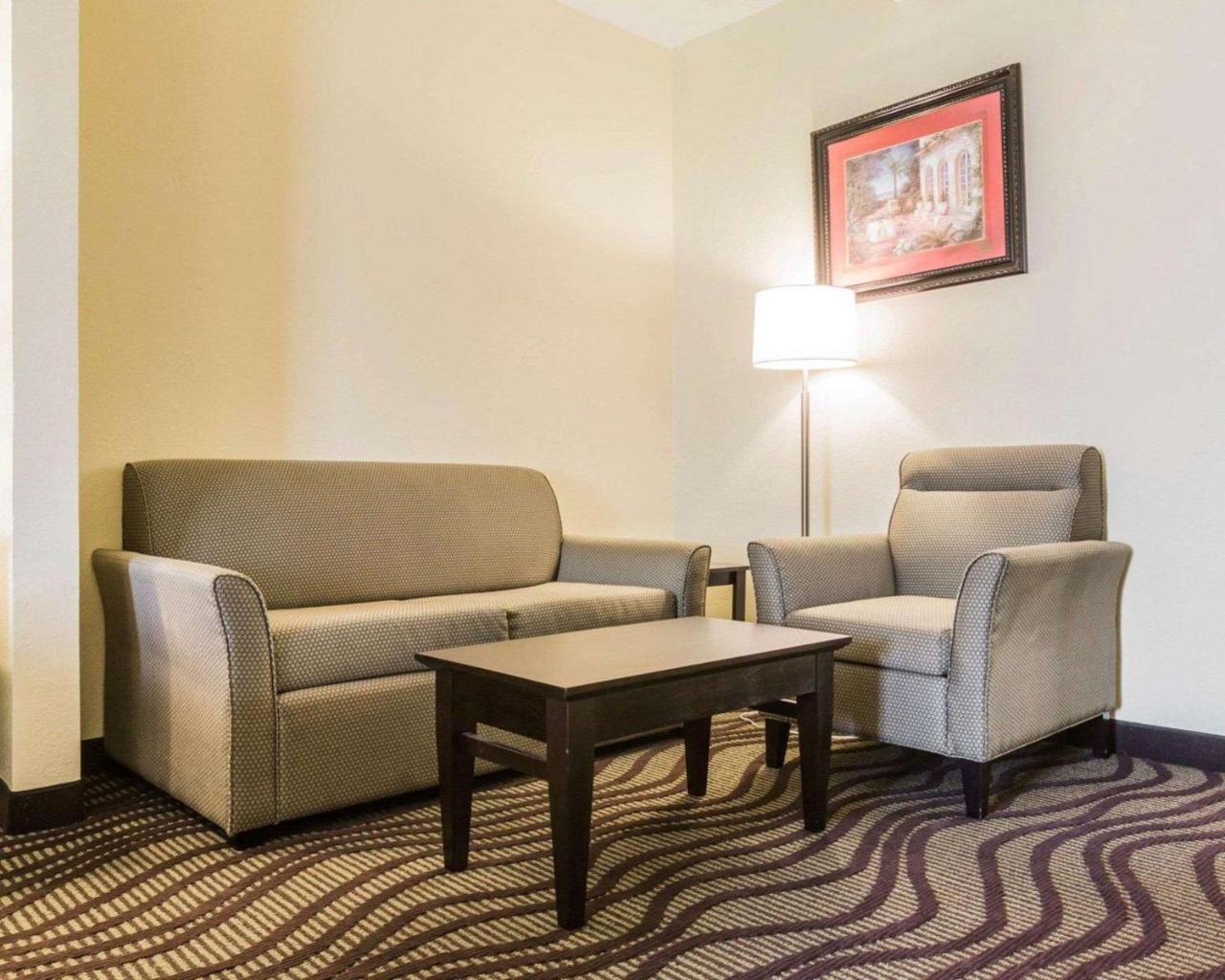 Quality Inn & Suites North Montgomery Eksteriør billede